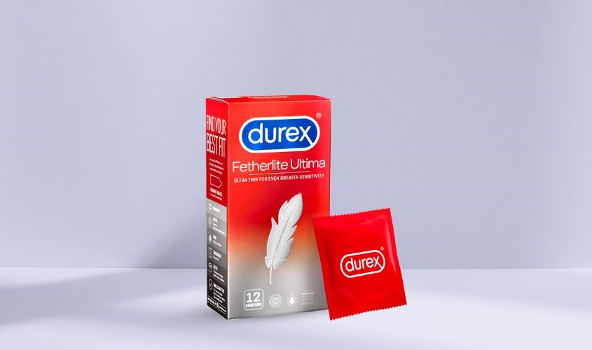 Hộp 12 cái bao cao su Durex Fetherlite Ultima 52 mm