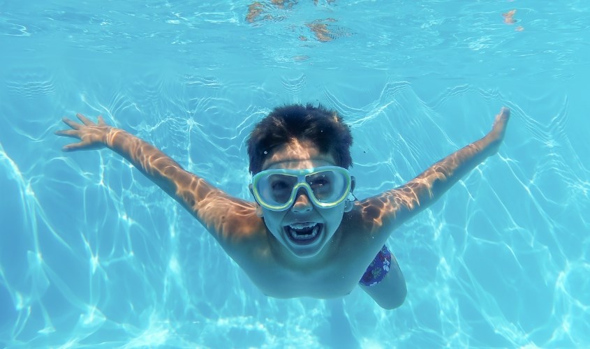 Kem đánh răng giúp kinh bơi không bị đọng hơi nước