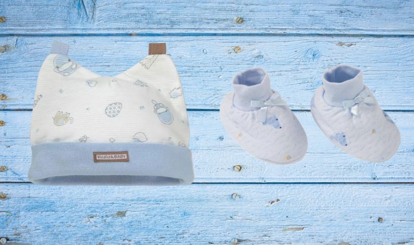 Giữ ấm cho trẻ bằng nón sơ sinh Kuku KU2520 và bao chân có cổ Kuku KU2345 Giữ ấm cho trẻ bằng nón sơ sinh Kuku KU2520 và bao chân có cổ Kuku KU2345