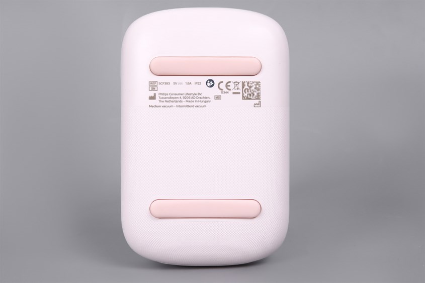 Máy sử dụng nguồn pin 4AA nên dễ dàng chuyển đổi chế độ khi không có điện