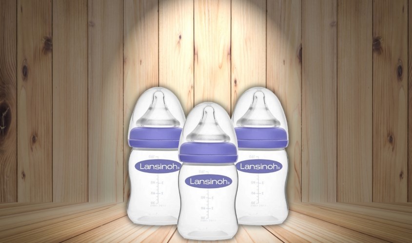 Bình sữa Lansinoh có phần núm ti mô phỏng ti mẹ