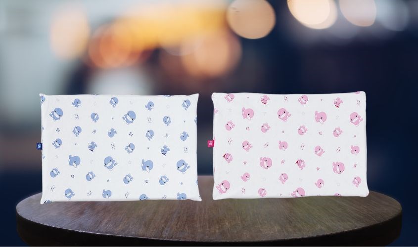 Bao gối KuKu KU2060 43x29.5x2.5 cm - Màu ngẫu nhiên (từ 0 tháng)