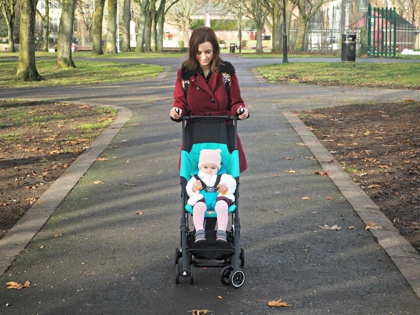 Độ tuổi thích hợp để bé sử dụng xe đẩy em bé là khoảng 6 tháng - 3 tuổi