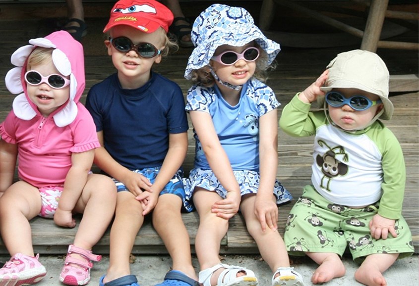 Màu kính mát phù hợp với trẻ