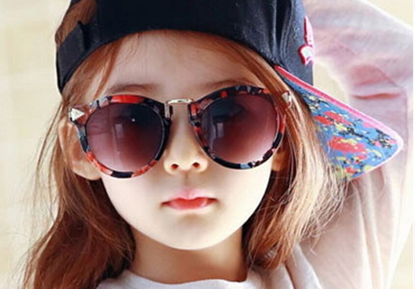 Màu kính mát phù hợp với trẻ