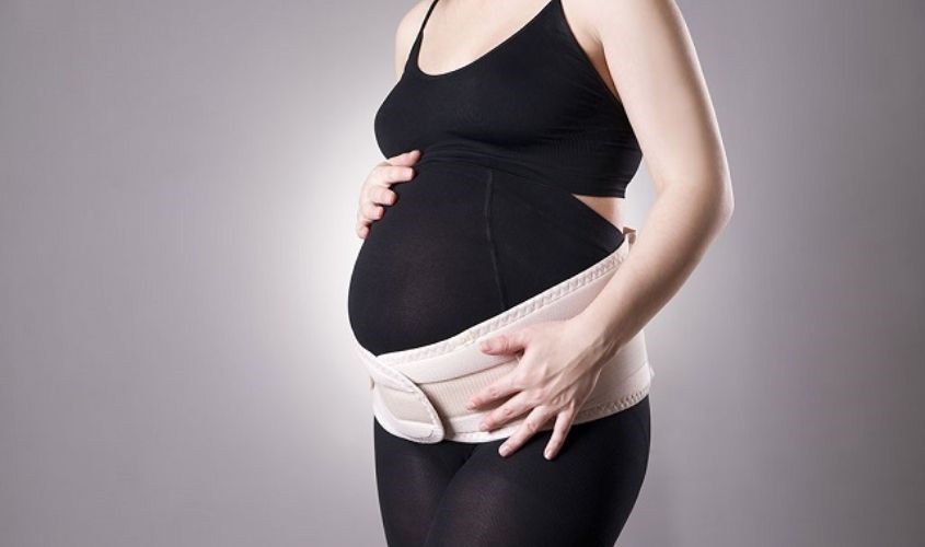 Tặng đai đỡ bụng phần nào giúp cô ấy cảm thấy thoải mái hơn