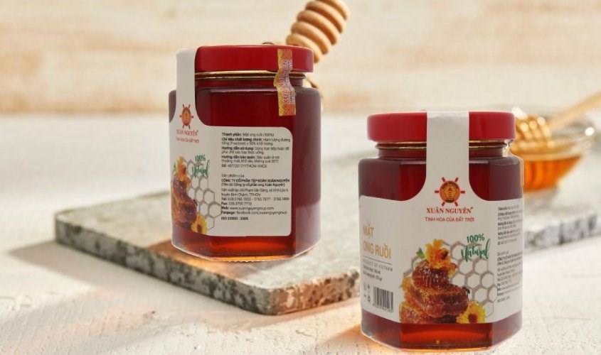 Tránh dùng mật ong cho bé dưới 1 tuổi