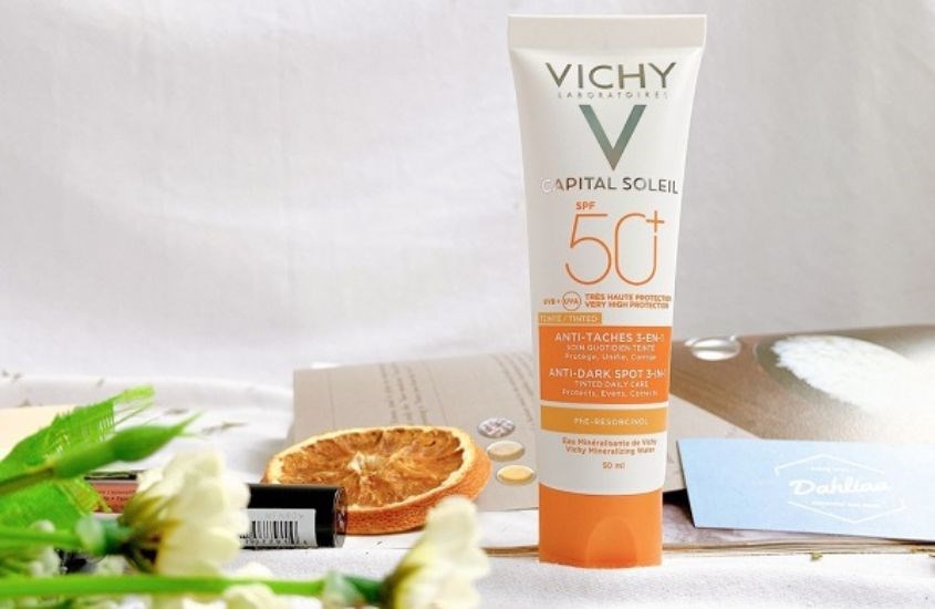 Kem chống nắng dưỡng da 3 trong 1 có màu Vichy Capital Soleil SPF 50+ PA++++ 50 ml