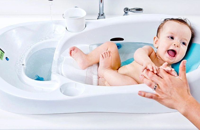 Lưới tắm phù hợp với trẻ từ 0 đến 6 tháng tuổi