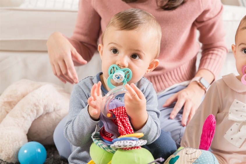 Ti ngậm Pur đầu dẹt 14044 (trên 6 tháng) - Màu ngẫu nhiên