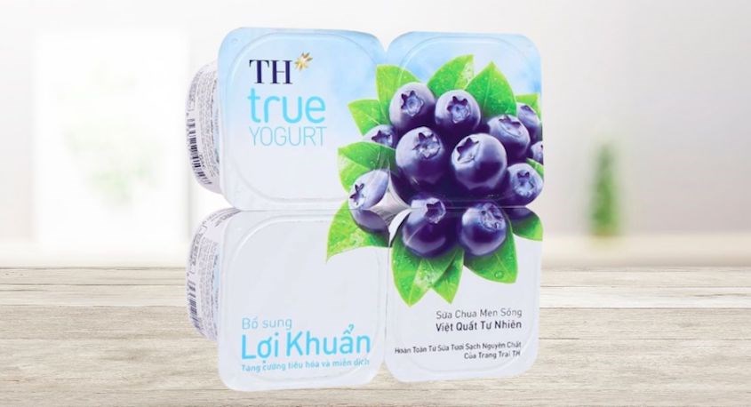 Lốc 4 hộp sữa chua trái cây TH true YOGURT vị việt quất 100g (từ 1 tuổi)