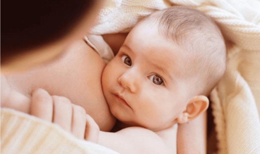Sữa mẹ là nguồn dinh dưỡng tốt nhất cho trẻ sơ sinh và trẻ nhỏ