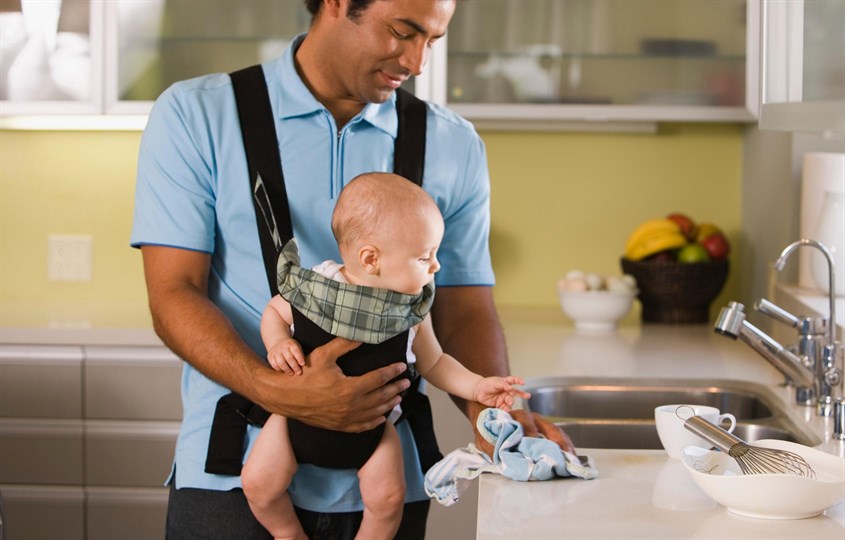 Lợi ích của việc địu em bé