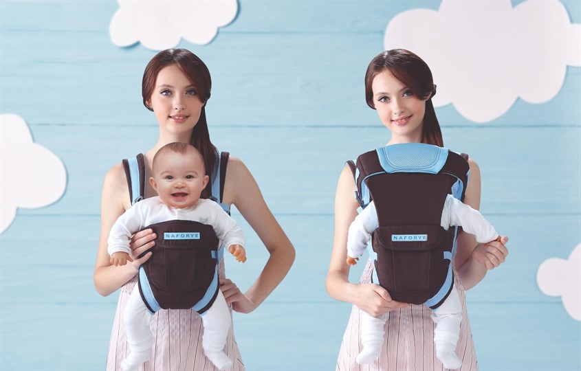 Địu em bé Naforye Hug Helper N99500 màu xanh dương cho bé dưới 30 tháng