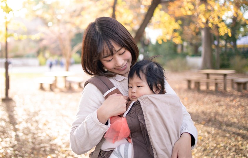 Lưu ý về cách sử dụng địu em bé an toàn và đúng cách