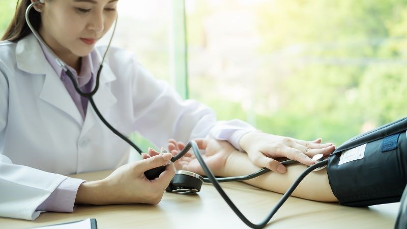 Ăn hạt óc chó giúp làm giảm huyết áp
