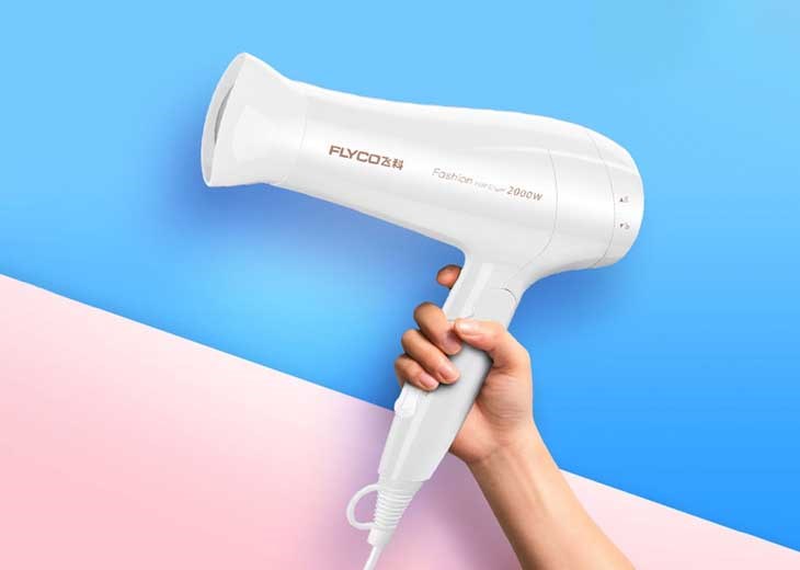 Máy sấy tóc Flyco có nhiều ưu điểm vượt trội nhưng cũng tồn tại một số nhược điểm nhất định Máy sấy tóc Flyco có thể tự ngắt khi quá nhiệt giúp đảm bảo an toàn cho người dùng