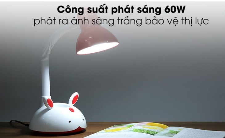 Đèn bàn học Comet CT411 có công suất 60W, phù hợp với trẻ em