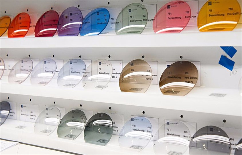 Chọn tròng kính theo vật liệu và lớp phủ