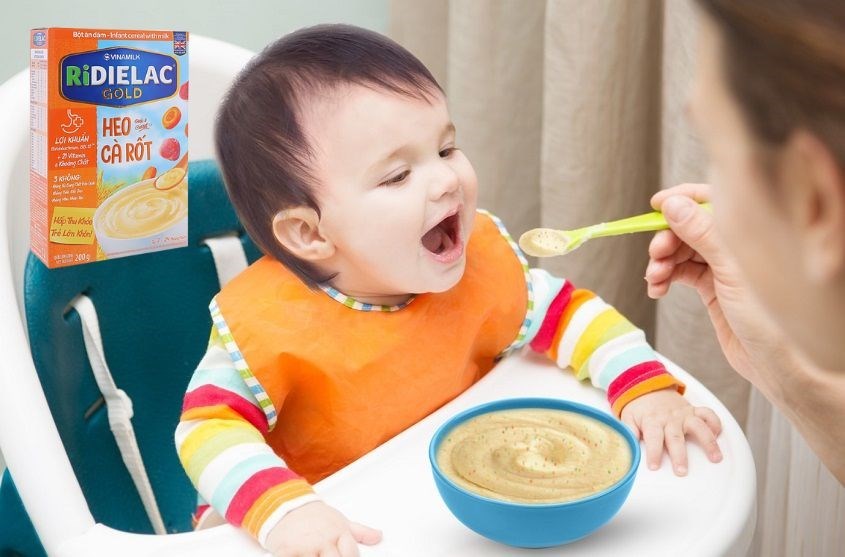 Bột ăn dặm Vinamilk heo, cà rốt hộp 200g Bột ăn dặm Vinamilk heo, cà rốt hộp 200g