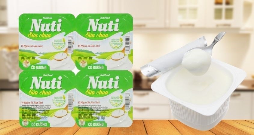 Lốc 4 hộp sữa chua có đường Nutifood