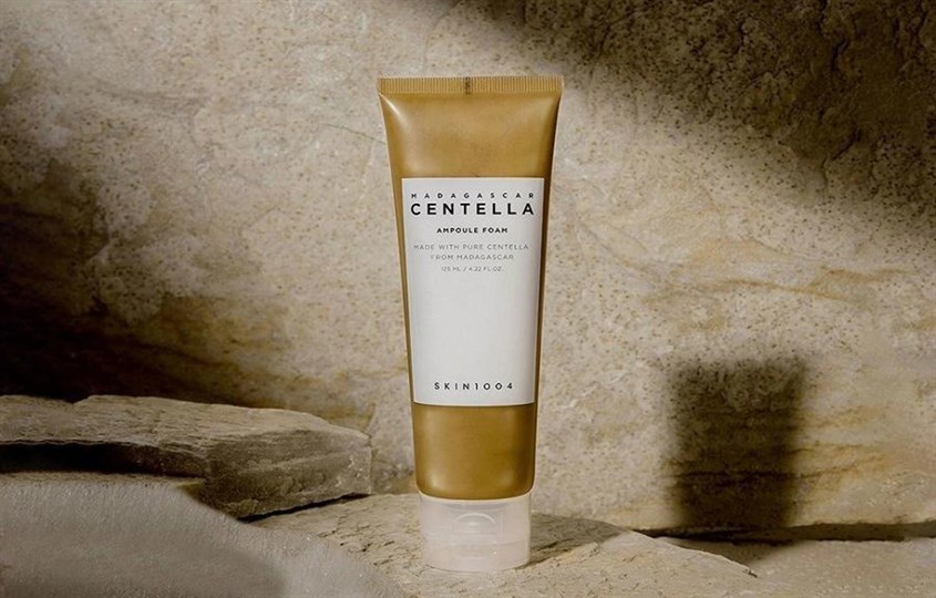 Sữa rửa mặt chiết xuất Rau Má Skin1004 Madagascar Centella Ampoule Foam 125 ml