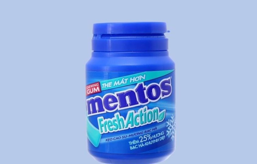 Kẹo singum Mentos Fresh Action hương bạc hà và khuynh diệp hũ 56g