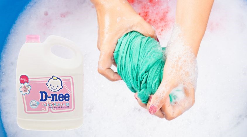 Nước giặt cho bé D-nee Honey Star hồng hương hoa hồng can 3 lít