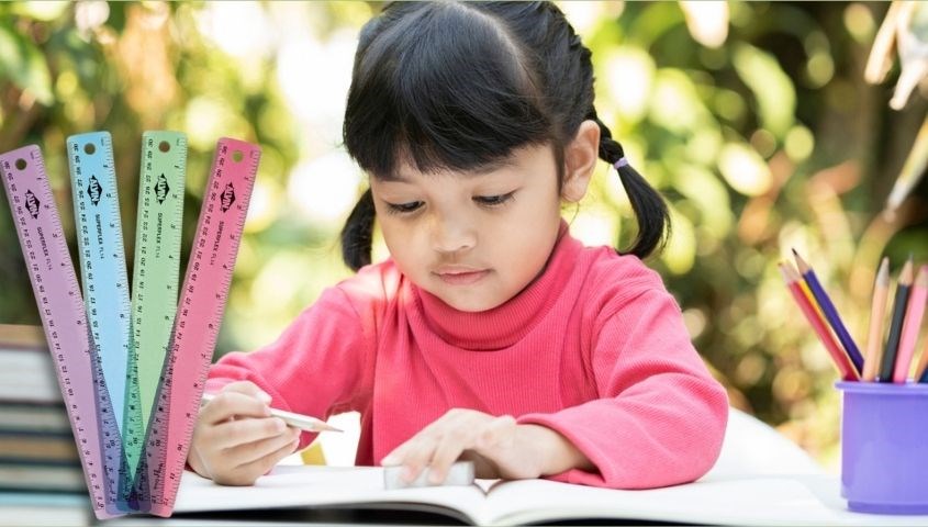 Thước kẻ rất cần thiết với các bé trong quá trình học