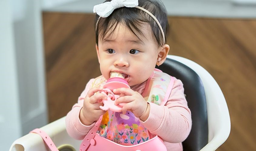 Túi nhai ăn dặm hỗ trợ tập nhai cho bé