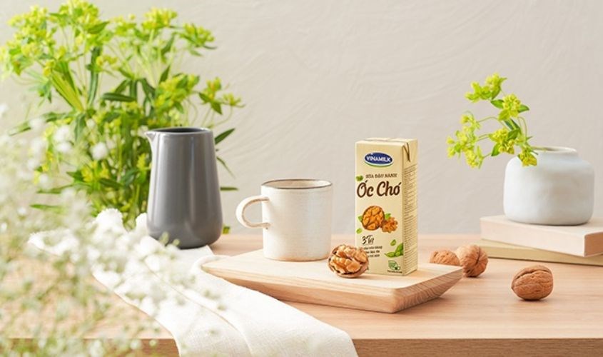 Sữa đậu nành hạt óc chó Vinamilk bổ sung các khoáng chất tốt cho trí não, làn da Sữa đậu nành hạt óc chó Vinamilk bổ sung các khoáng chất tốt cho trí não, làn da