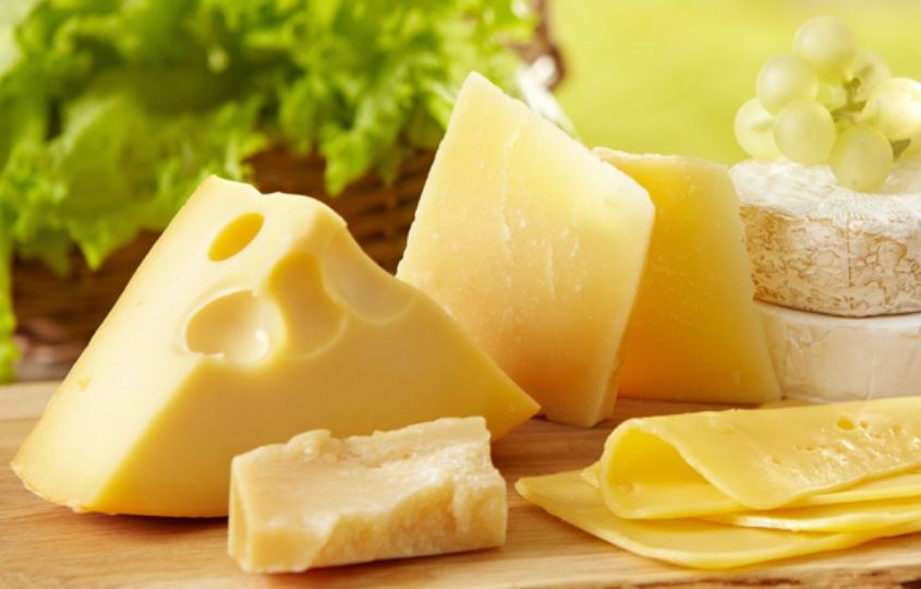 Chọn loại phô mai làm từ sữa tiệt trùng