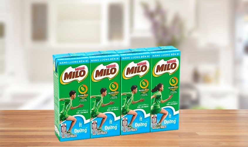 Lốc 4 hộp thức uống lúa mạch Nestlé Milo ít đường 180 ml (từ 2 tuổi )