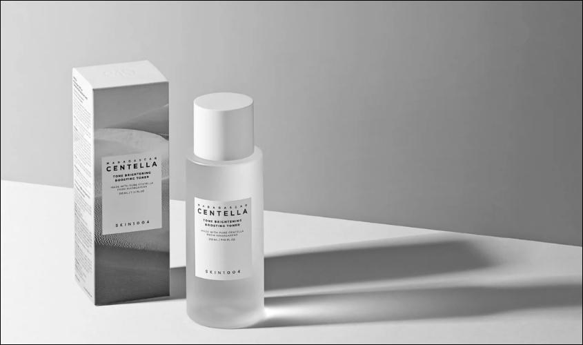 Toner tăng cường dưỡng sáng da Skin1004 Madagascar Centella Tone Brightening Boosting 210 ml 