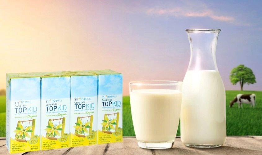 Lốc 4 hộp sữa tươi tiệt trùng TH true MILK Top Kid Organic có đường hương kem vanilla tự nhiên 180 ml