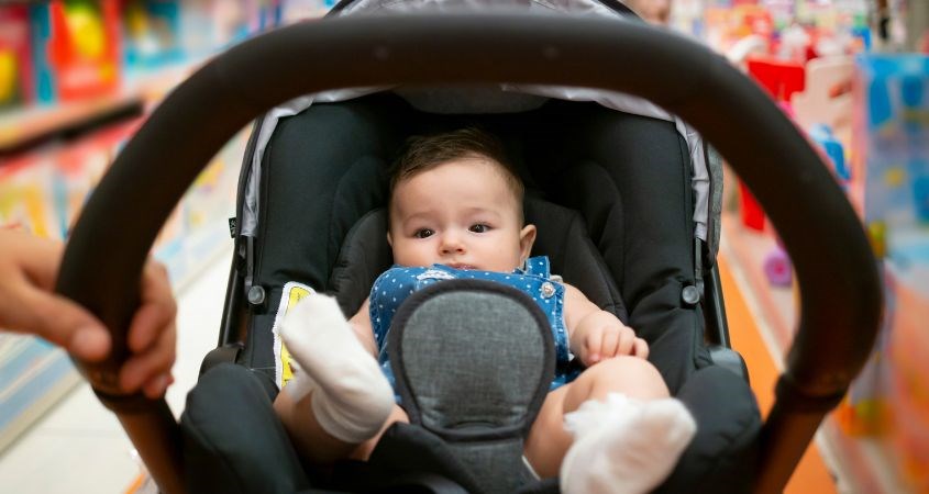 Lựa chọn xe đẩy thoải mái, êm ái, dễ chịu cho bé