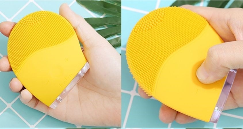 Máy rửa mặt và massage Halio Facial Mustard đang được kinh doanh tại AVAKids