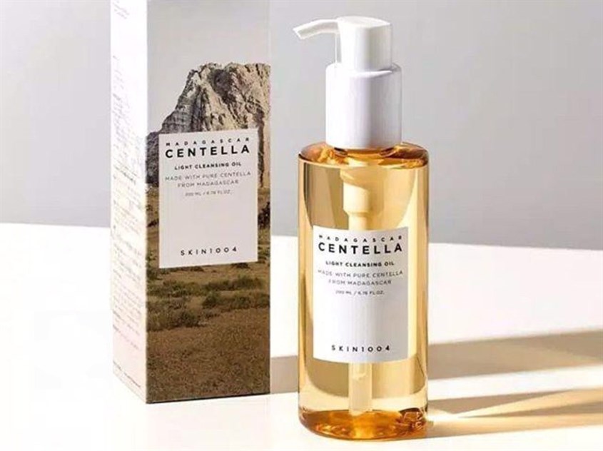 Dầu Tẩy Trang Rau Má Skin1004 Madagascar Centella Light Cleansing Oil 200ml