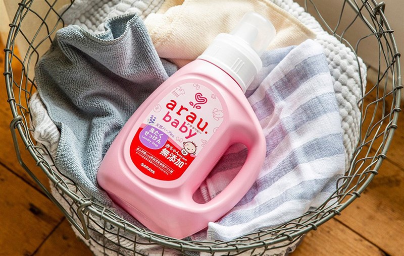 Nước giặt Arau Baby dạng chai 800ml