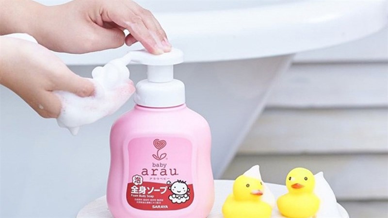 Bọt tắm gội cho bé Arau Baby hương thảo mộc 450 ml