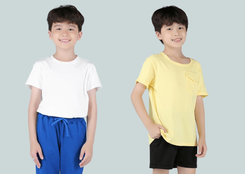Chọn quần áo có màu sắc tươi sáng cho bé trai gầy