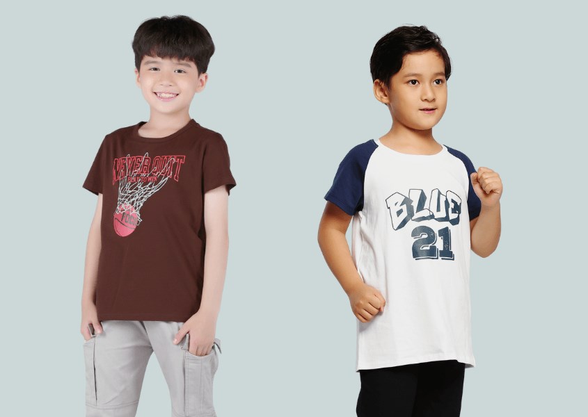 Chọn kiểu áo nhiều họa tiết cho bé trai gầy