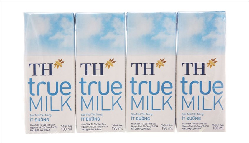 Lốc 4 hộp sữa tươi TH true MILK ít đường 180 ml