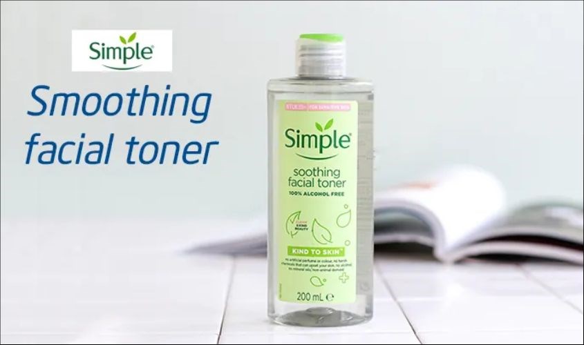 Nước hoa hồng Simple Smoothing Facial Toner