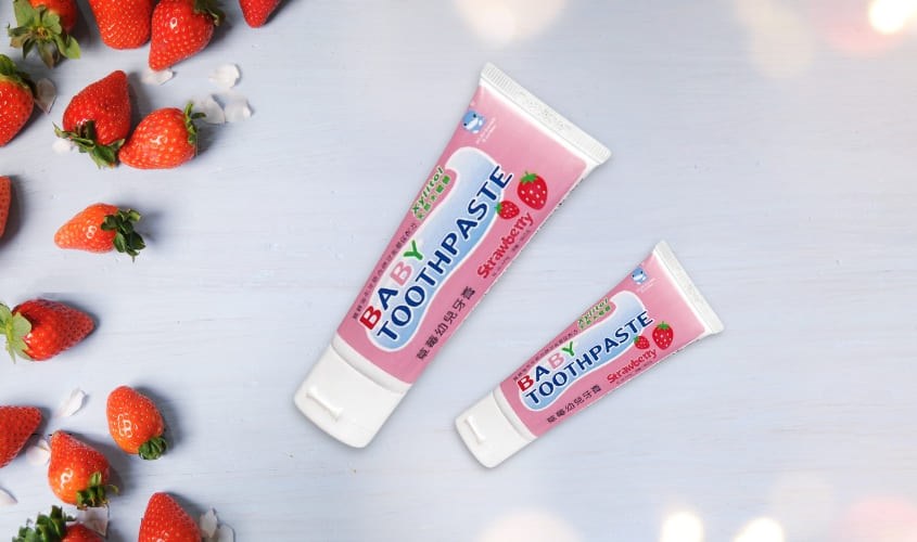 Kem đánh răng cho bé từ 6 tháng KuKu hương dâu 50g