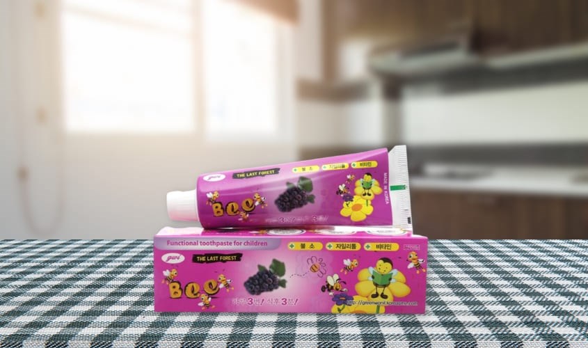 Kem đánh răng cho bé từ 3 tuổi Bee hương nho 90g