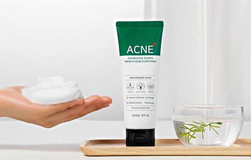 Sữa rửa mặt làm dịu da mụn Some By Mi AHA-BHA-PHA 30 Days Miracle 100 ml