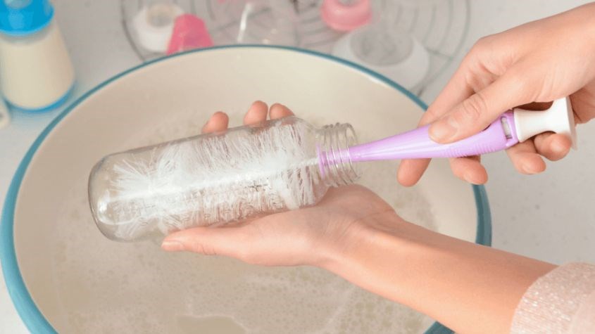 Mẹ không nên chọn các loại nước rửa bình không rõ xuất xứ, thành phần Mẹ không nên chọn các loại nước rửa bình không rõ xuất xứ, thành phần