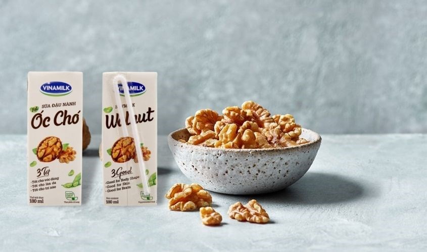 Lốc sữa đậu nành hạt óc chó Vinamilk giàu vitamin A và omega 3