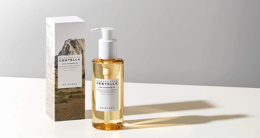 Dầu tẩy trang chiết xuất Rau Má Skin1004 Madagascar Centella Light Cleansing Oil 200 ml